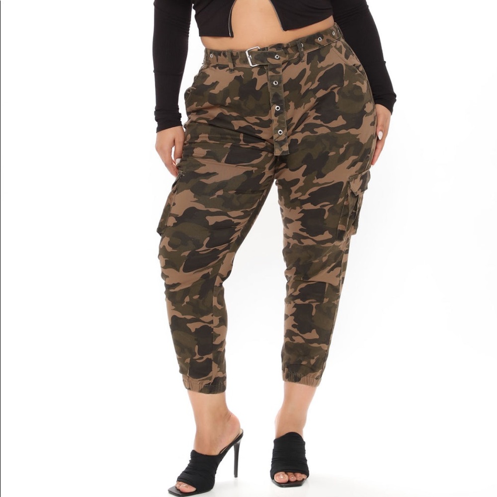 Fashion Nova Regina Cargo Joggers - Camo 2X NWT